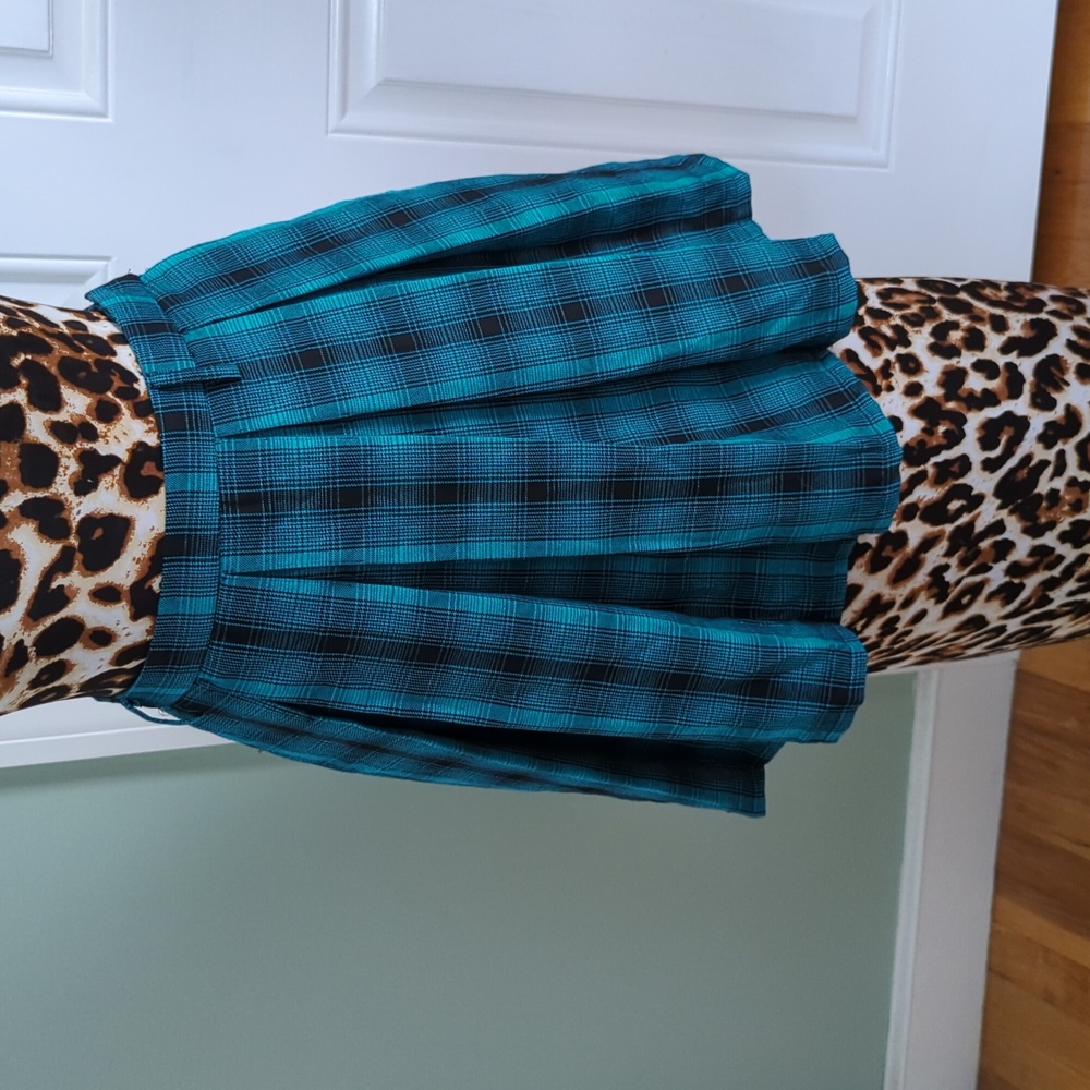 Hot Topic Black and Blue Plain School Uniform Skirt